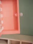 画像3: ピンクストライプの棚（小物つき）